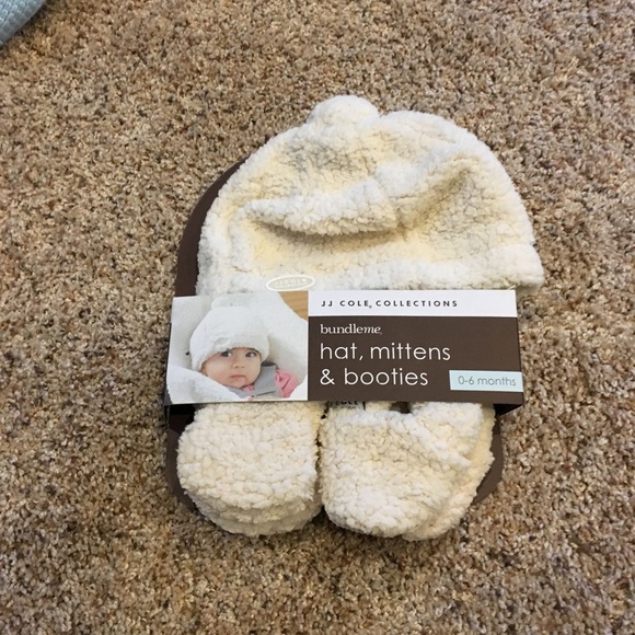 jj cole bundle me hat mittens and booties